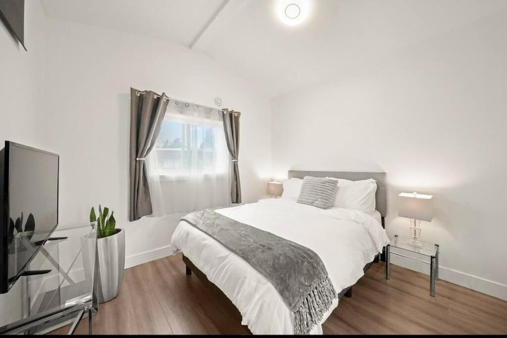 Entire New Cozy And Modern 2-Storey House Vancouver Eksteriør billede
